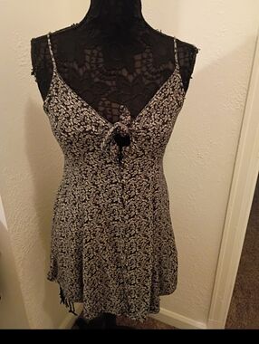 American Eagle Outfitters Black and Gray Patterned Skirt